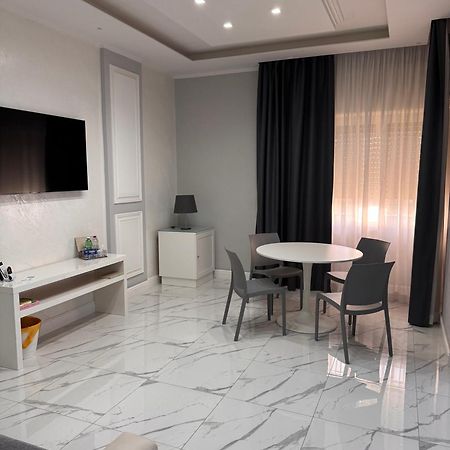 Lady Mary'S Luxury Suites Naples Exterior photo