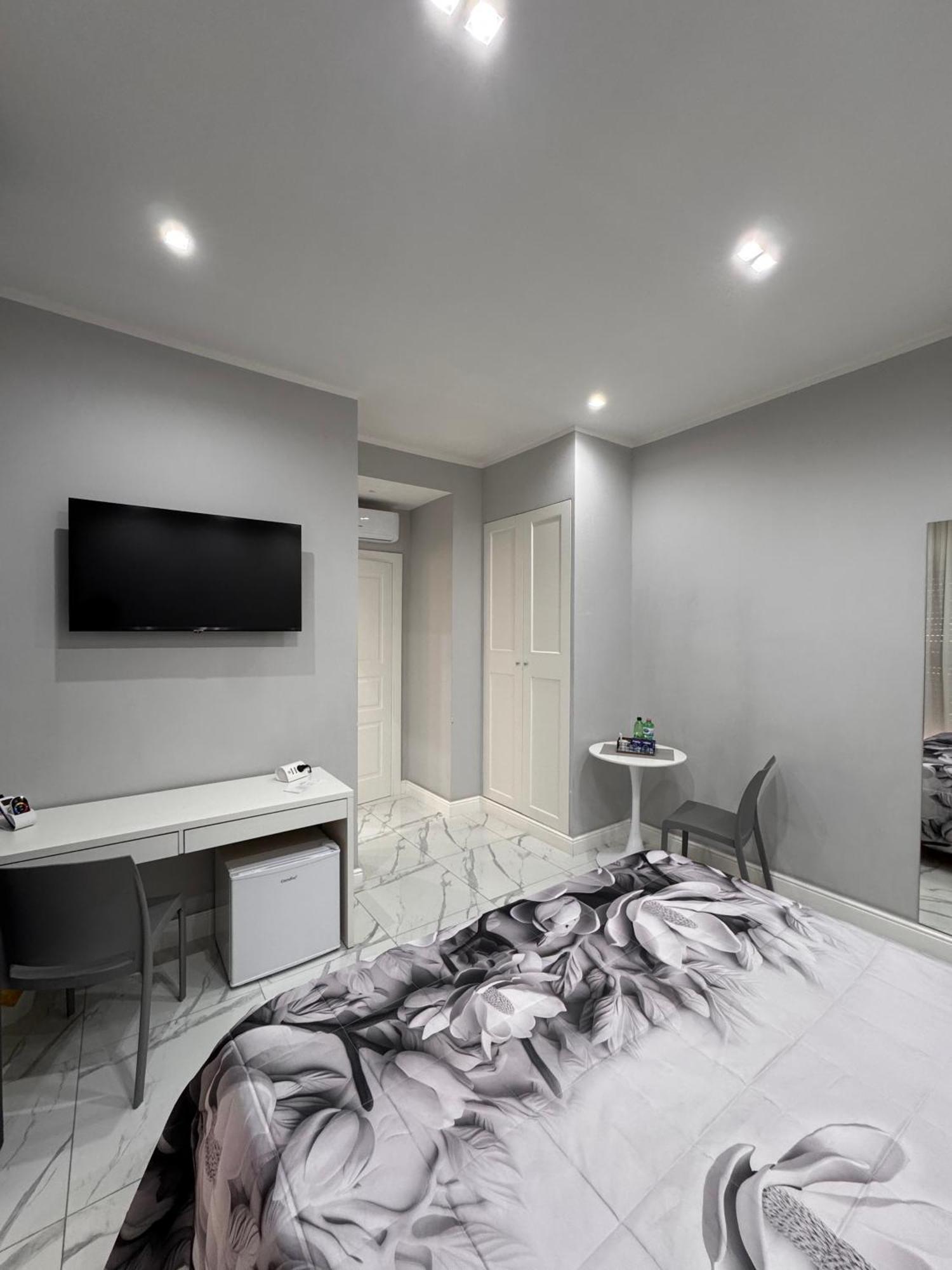 Lady Mary'S Luxury Suites Naples Exterior photo