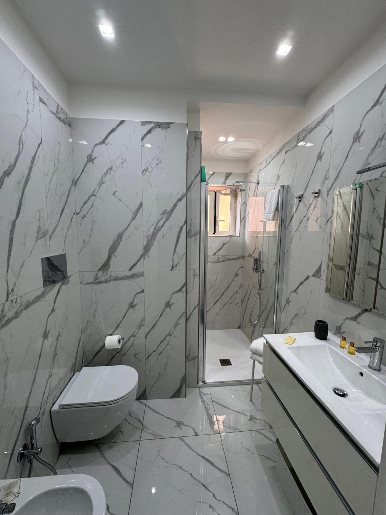 Lady Mary'S Luxury Suites Naples Exterior photo